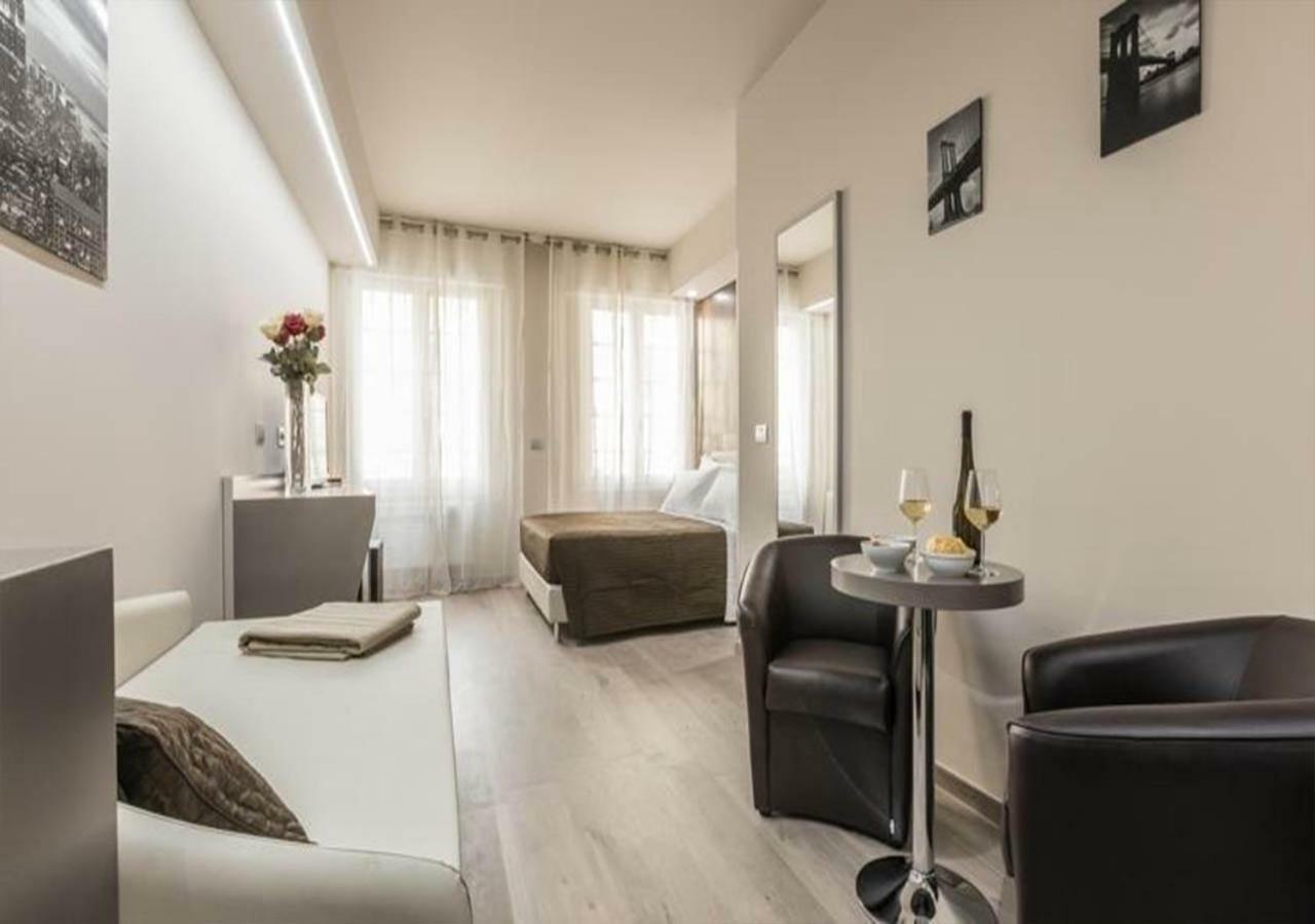 בולוניה Astoria Deluxe Rooms מראה חיצוני תמונה
