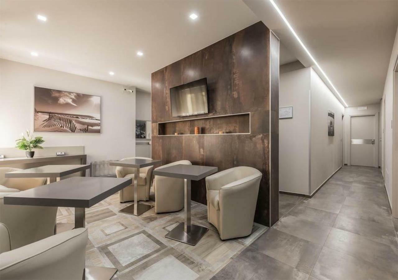 בולוניה Astoria Deluxe Rooms מראה חיצוני תמונה